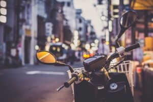 Lire la suite à propos de l’article Pour assurer un scooter, faut-il avoir un permis moto ?